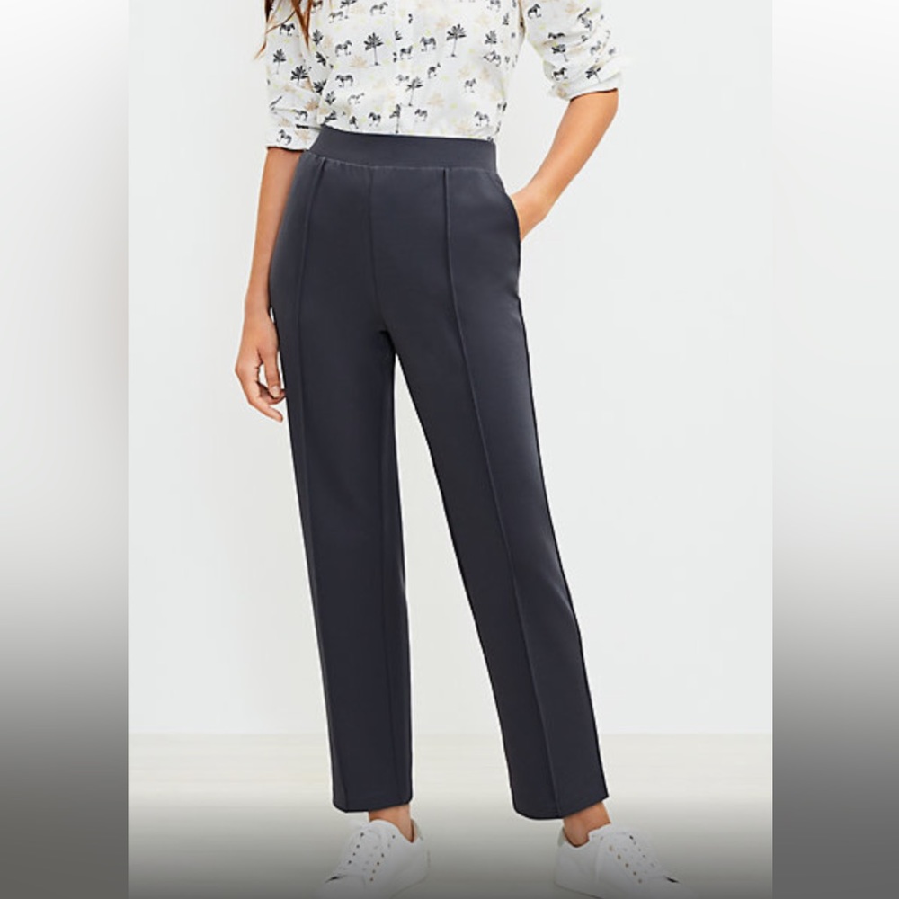 NWT Loft Pintucked Fluid Taper pull on Pants Gray M